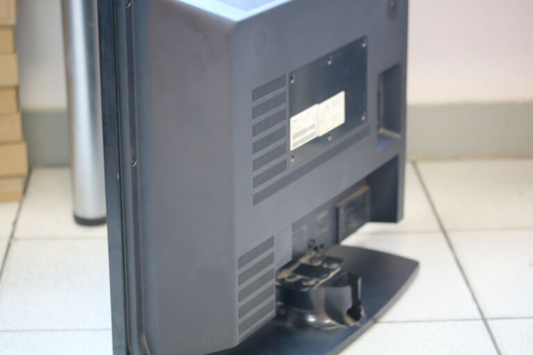 TV LCD 26 CALI PHILIPS 26 PFL + PILOT 1366 X 768P