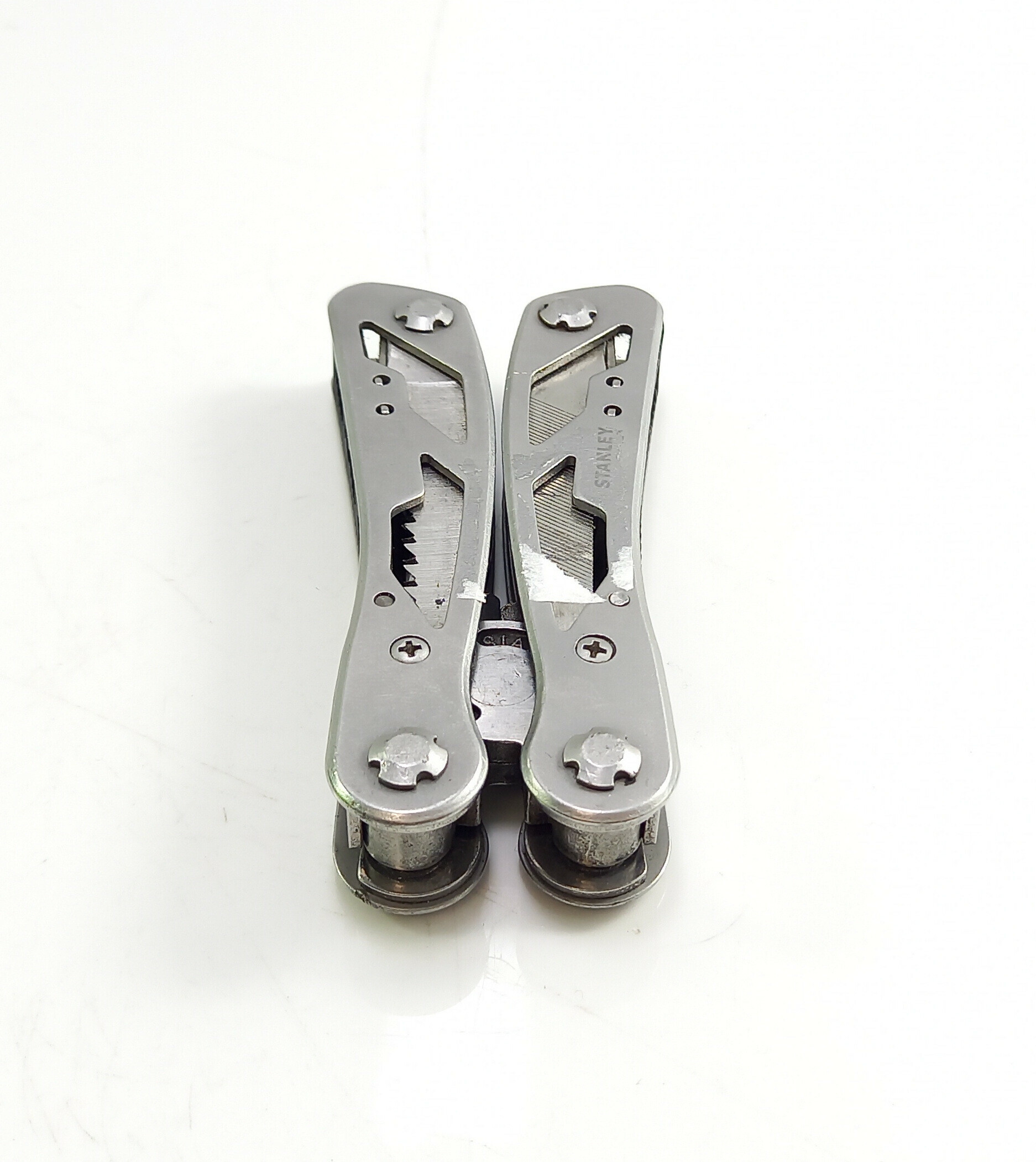narzedzie-wielofunkcyjne-stanley-multi-tool-glowna-62-poznan-p2-x