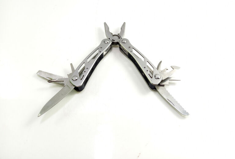narzedzie-wielofunkcyjne-stanley-multi-tool-marka-stanley