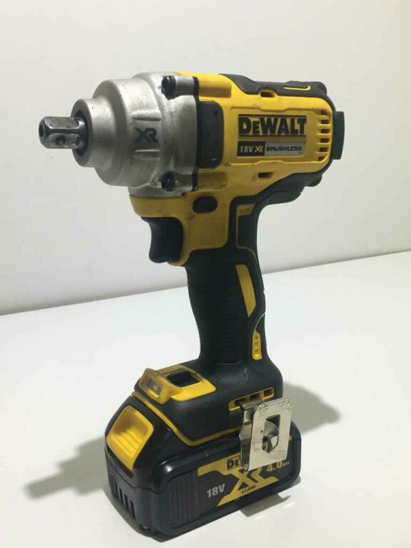 KLUCZ UDAROWY DEWALT DCF894 ZESTAW