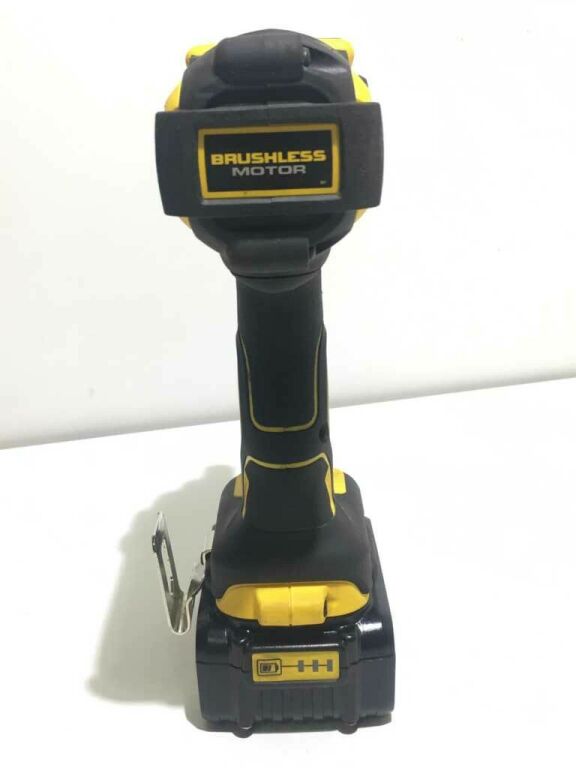 KLUCZ UDAROWY DEWALT DCF894 ZESTAW
