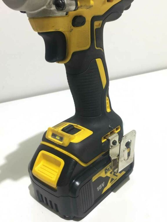 KLUCZ UDAROWY DEWALT DCF894 ZESTAW