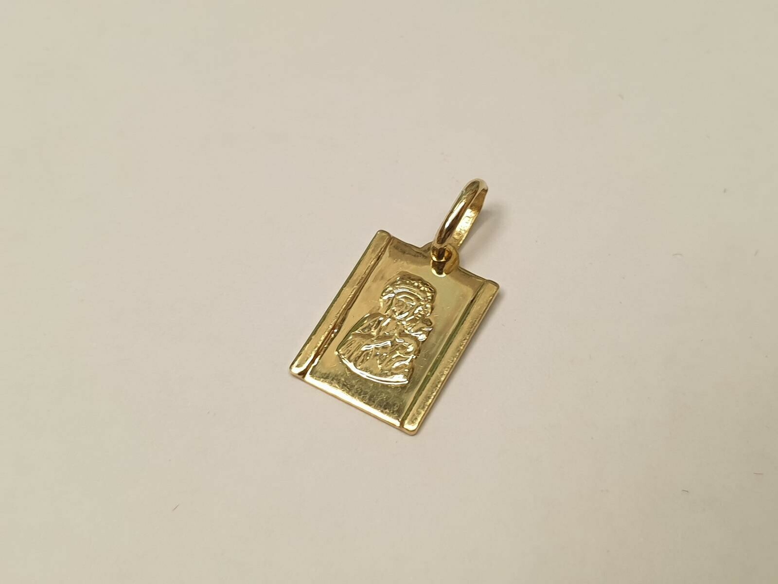 zlota-zawieszka-pr585-095g-stan-uzywany