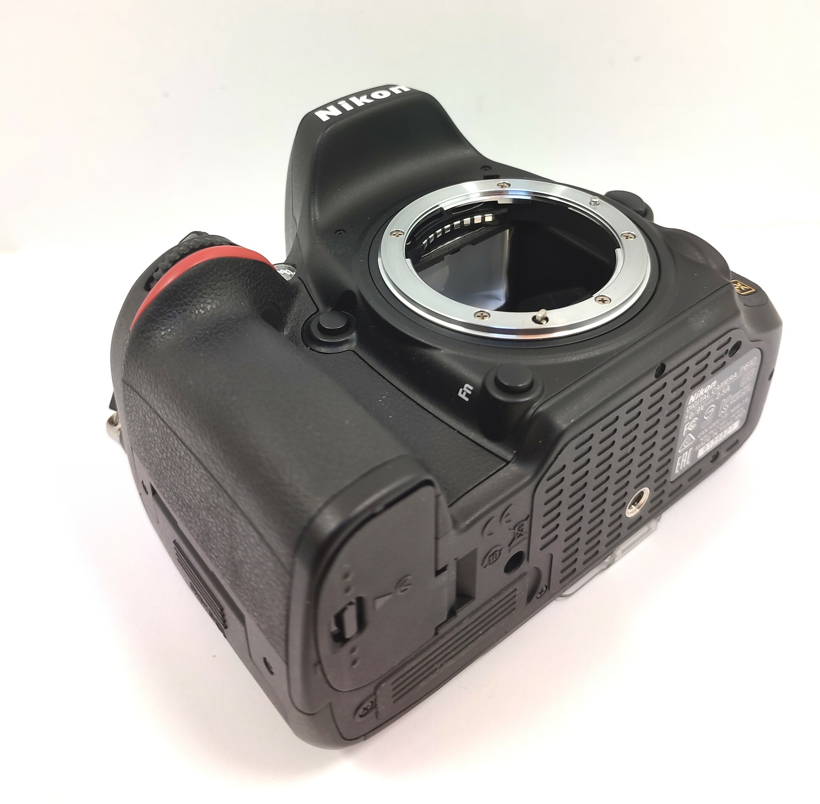 aparat-nikon-d610-body-zestaw-igla-model-d610