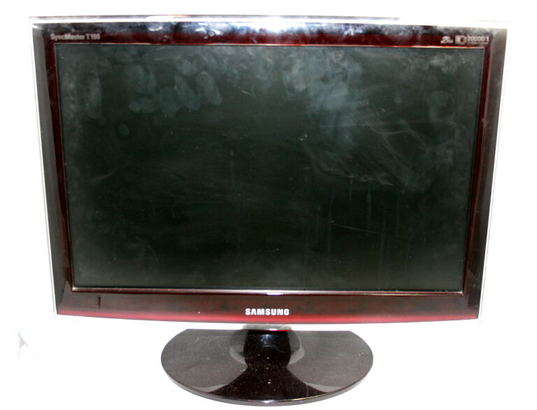 MONITOR LCD 19 SAMSUNG SYNCMASTER T190 +KABEL
