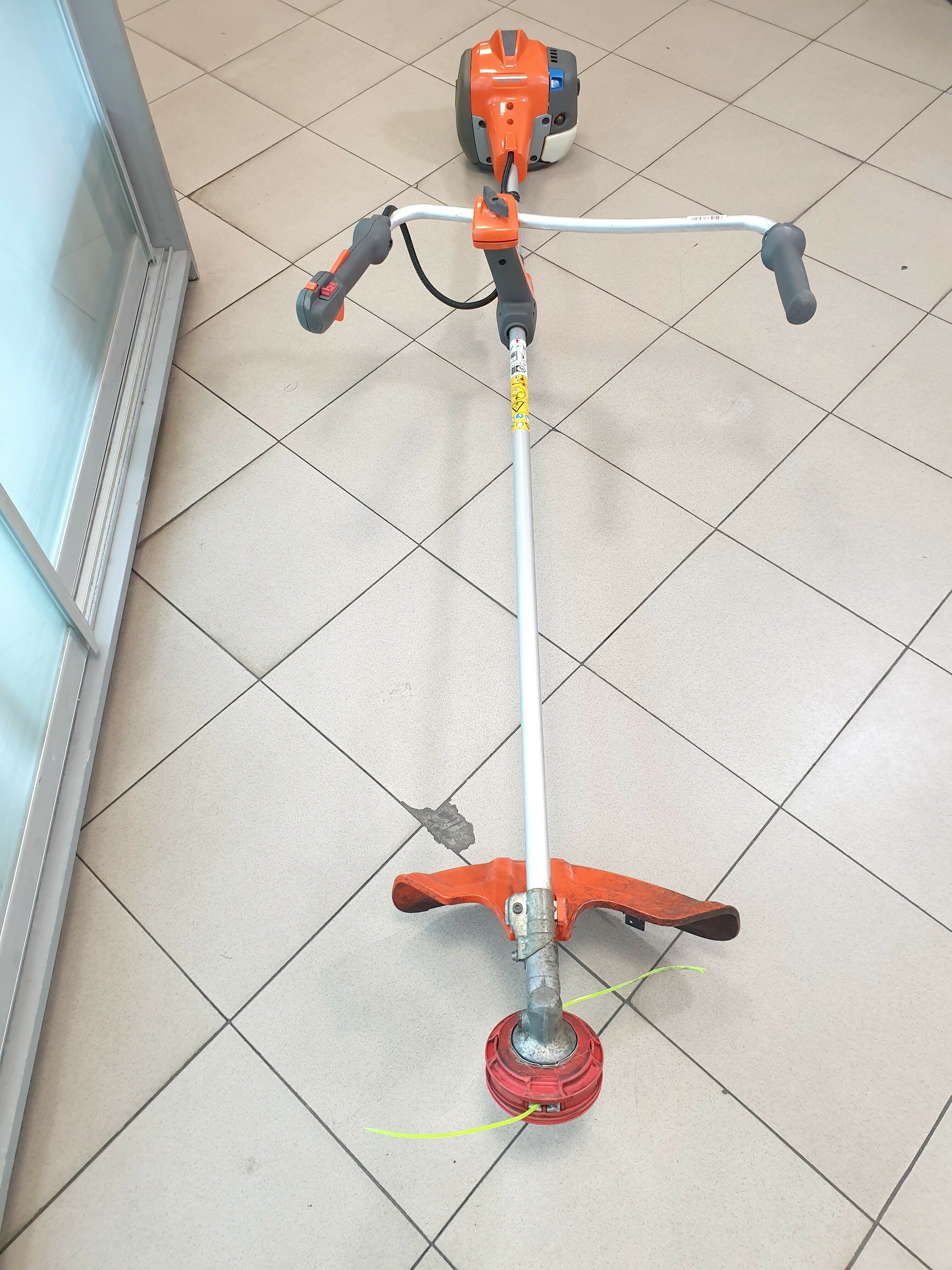 wykaszarka-spalinowa-husqvarna-525rx-dlugosc-narzedzia-149