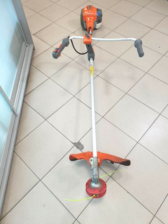 wykaszarka-spalinowa-husqvarna-525rx-dlugosc-narzedzia-149