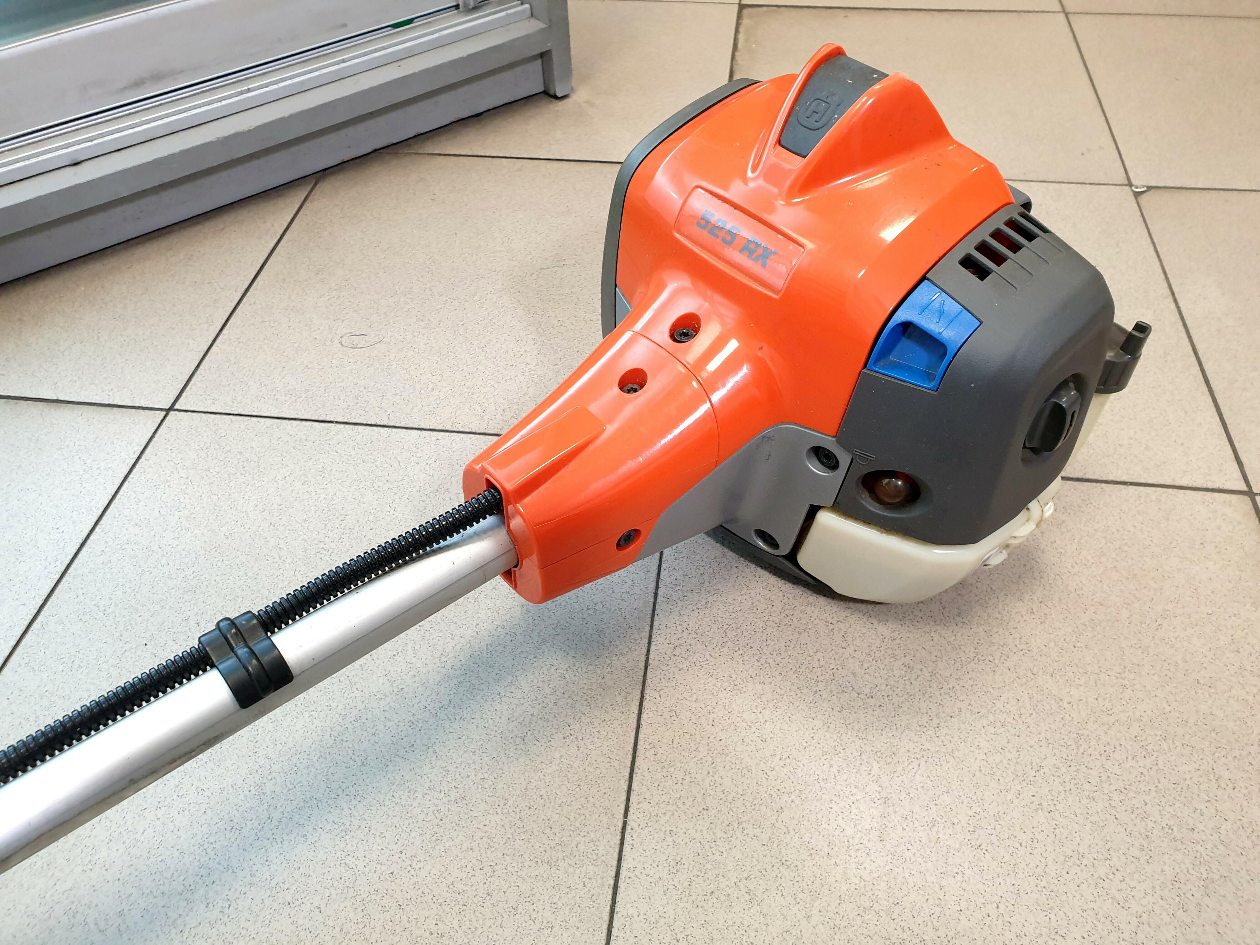 wykaszarka-spalinowa-husqvarna-525rx-zasilanie-spalinowe