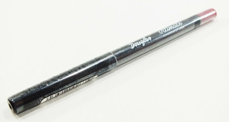 DOUGLAS ULTIMATE LONGWEAR LIP LINER AUBERGINE 12