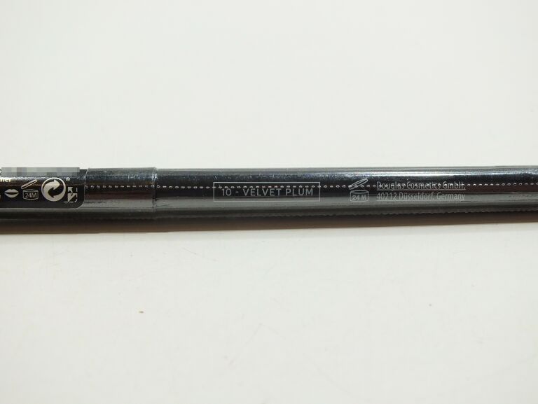 DOUGLAS ULTIMATE LONGWEAR LIP LINER VELVET PLUM