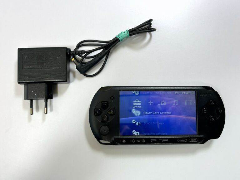 KONSOLA PSP E-1004