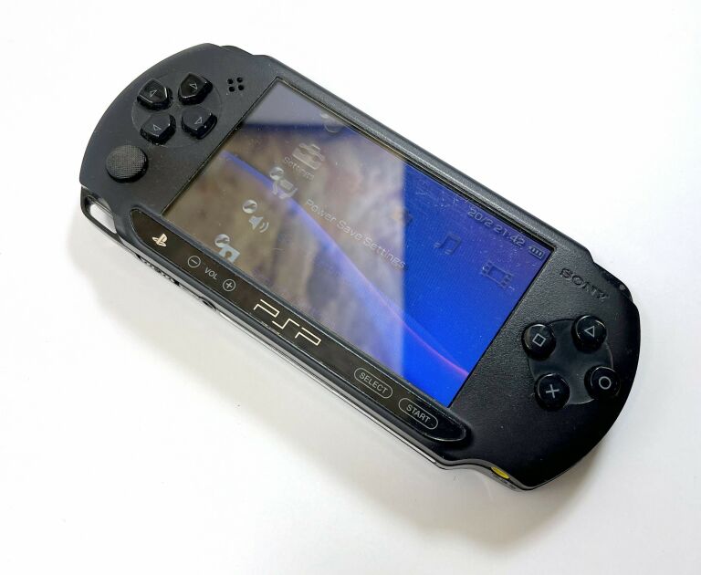 KONSOLA PSP E-1004