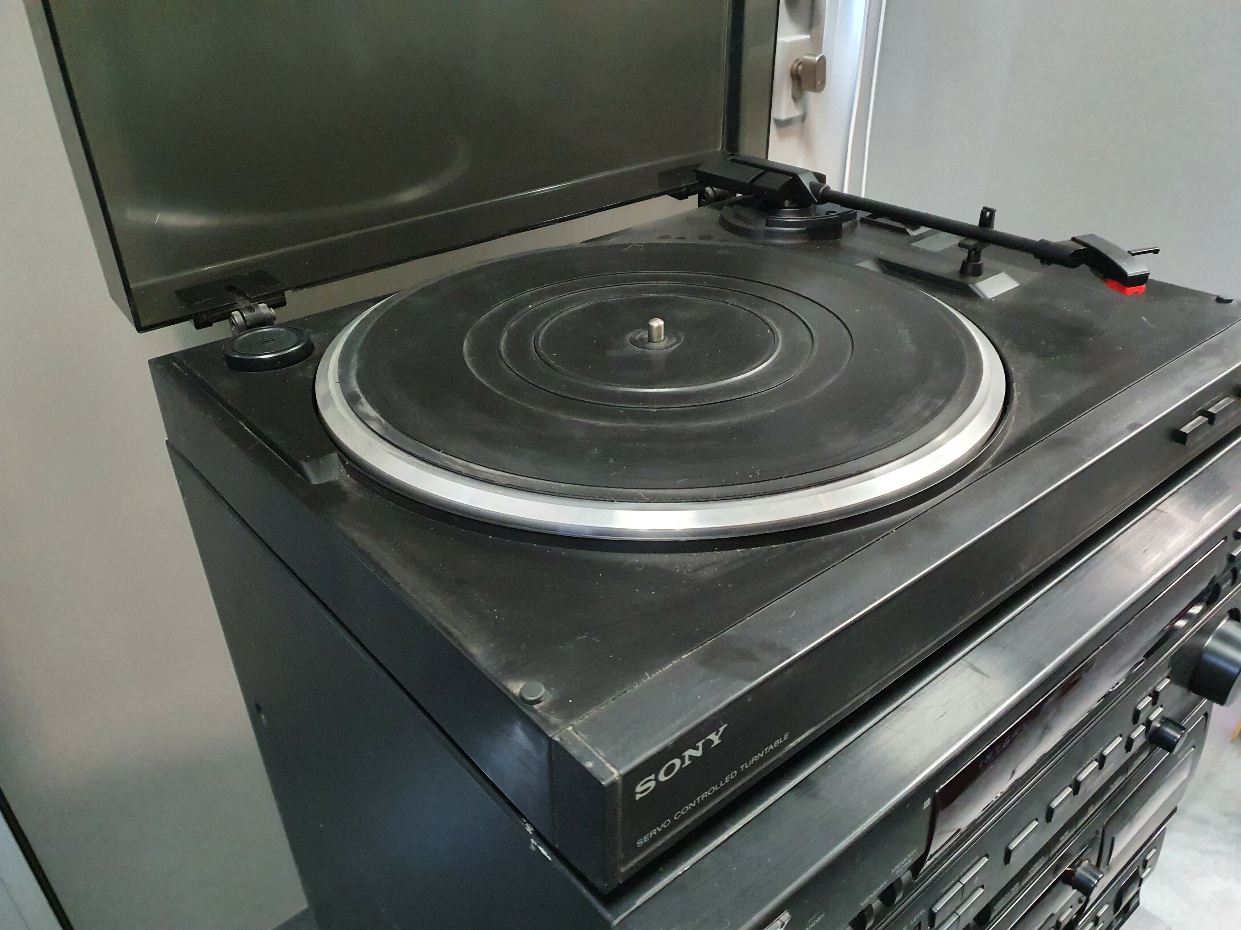 sony-sen-r5520-subodtwarzacz-plyt-winylowych-marka-sony