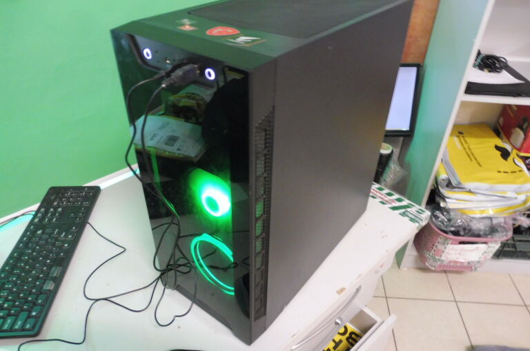 STACJONARKA AMD RYZEN 3 2200G/16GB/RADEON RX 580