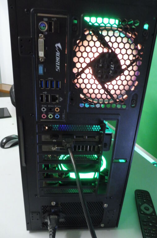 STACJONARKA AMD RYZEN 3 2200G/16GB/RADEON RX 580