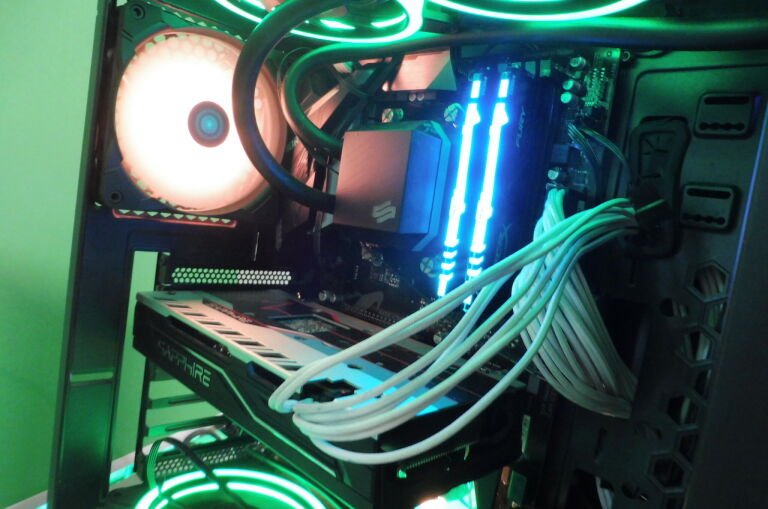 STACJONARKA AMD RYZEN 3 2200G/16GB/RADEON RX 580