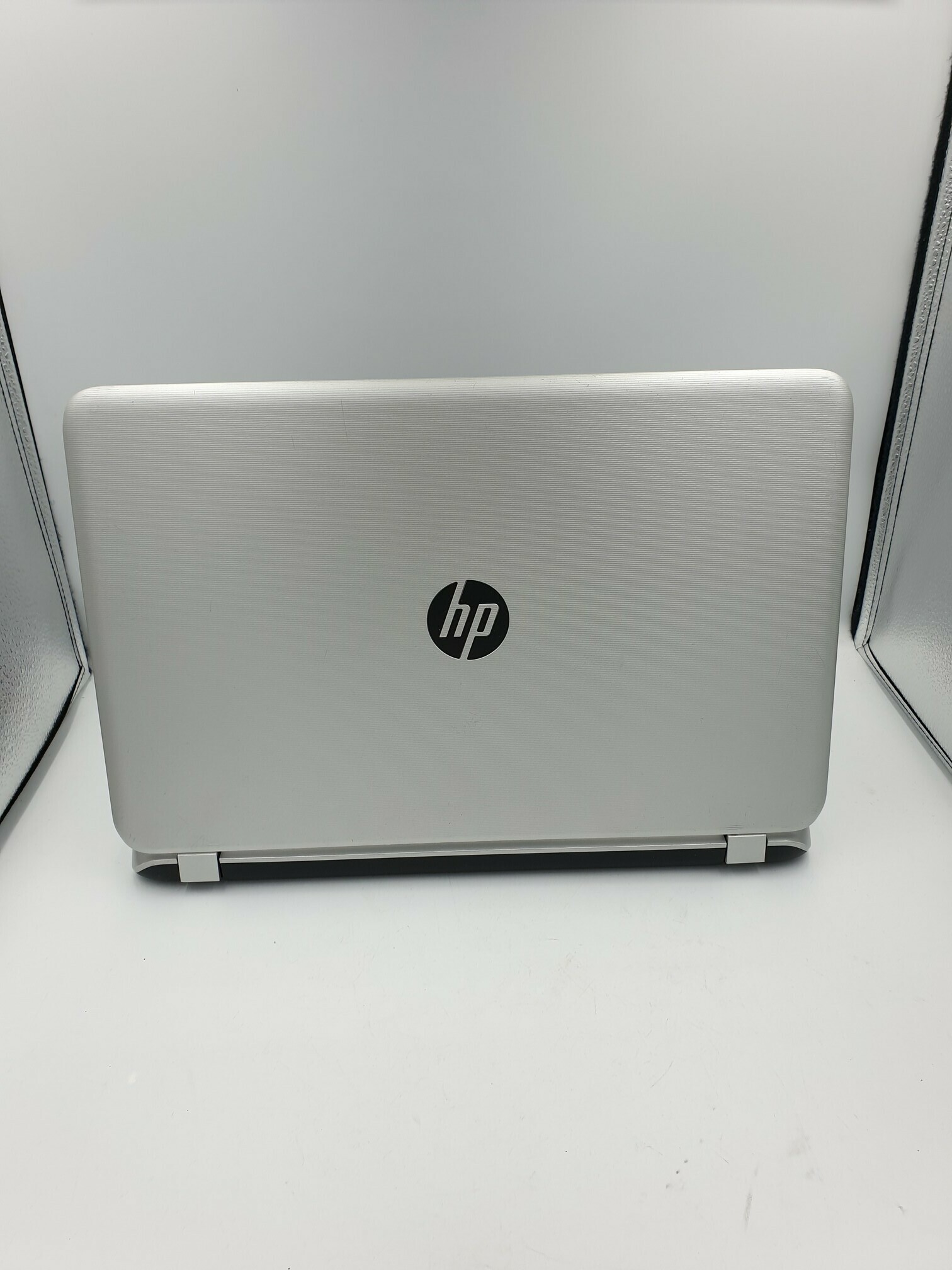 laptop-hp-4100-przekatna-ekranu-156
