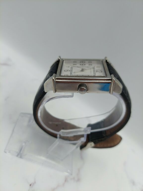 nakrecany-zegarek-vistula-dufour-z-datownikiem-ksztalt-koperty-prostokatna