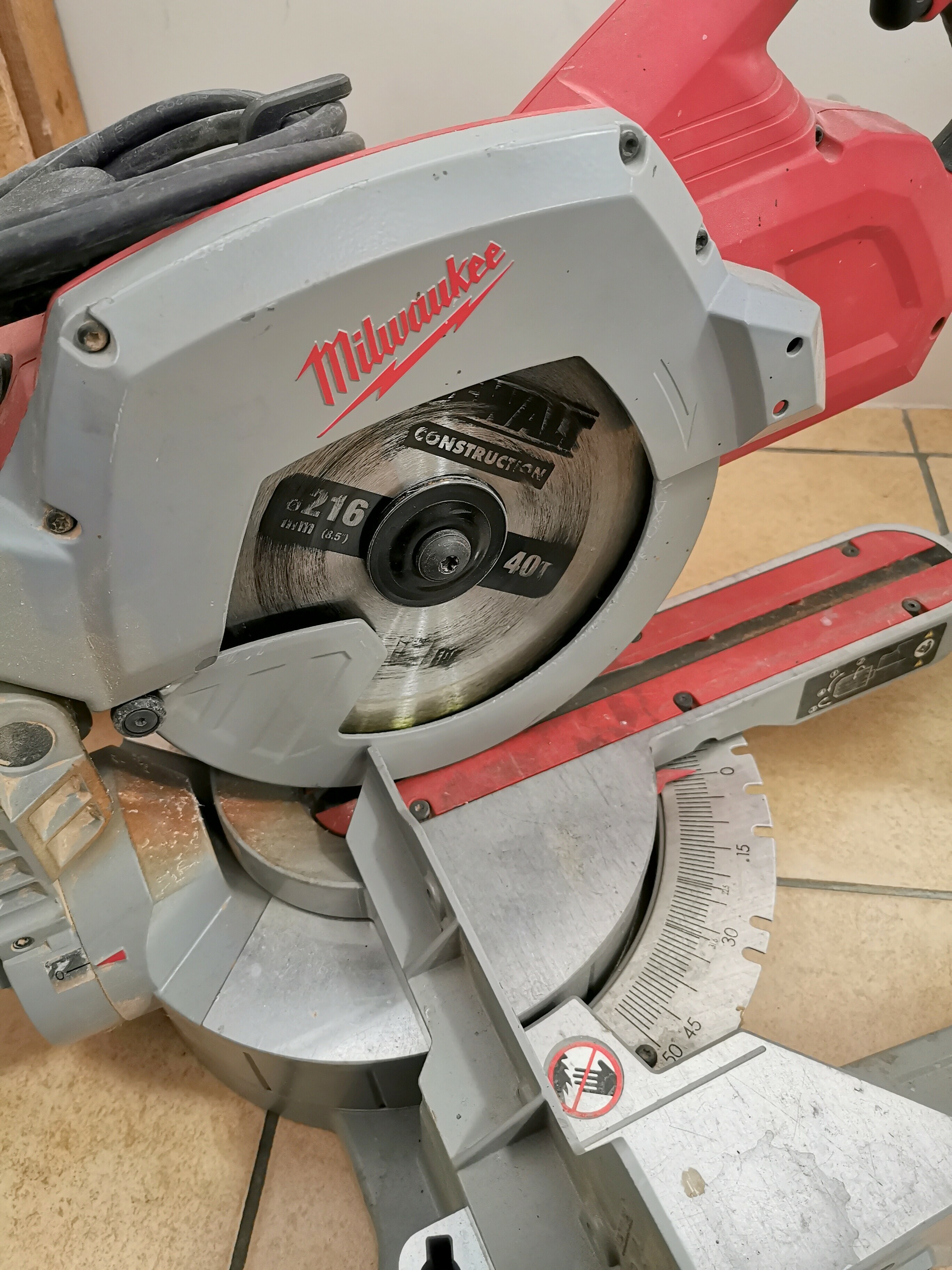 ukosnica-milwaukee-ms-216-sb-srednica-tarczy-216