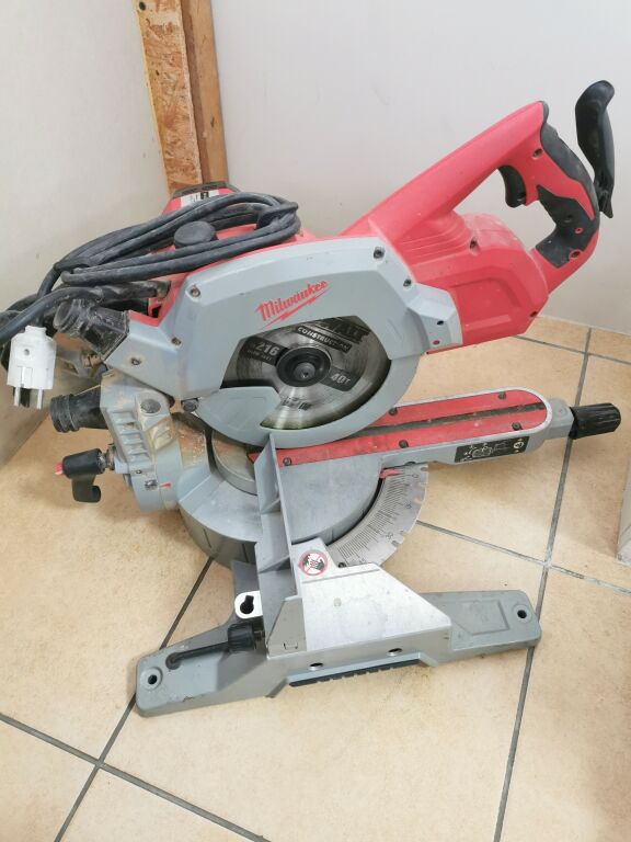 UKOŚNICA MILWAUKEE MS 216 SB