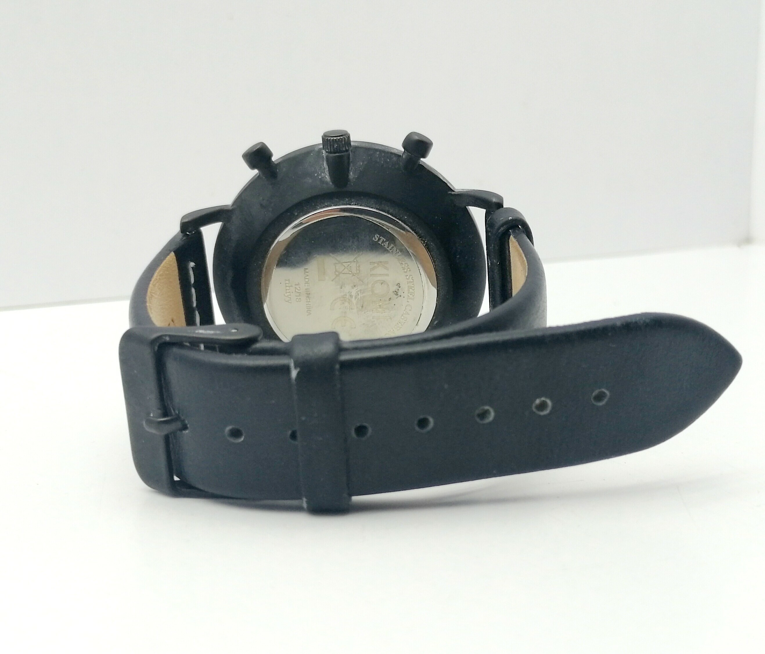 zegarek-kiomi-czarny-meski-funkcje-brak