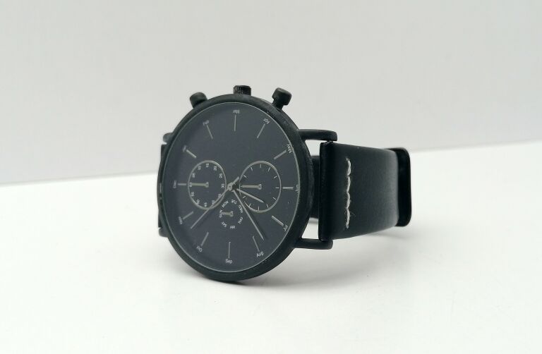 zegarek-kiomi-czarny-meski-pilsudskiego-27-jaworzno