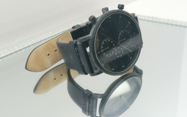 zegarek-kiomi-czarny-meski-typ-nareczny