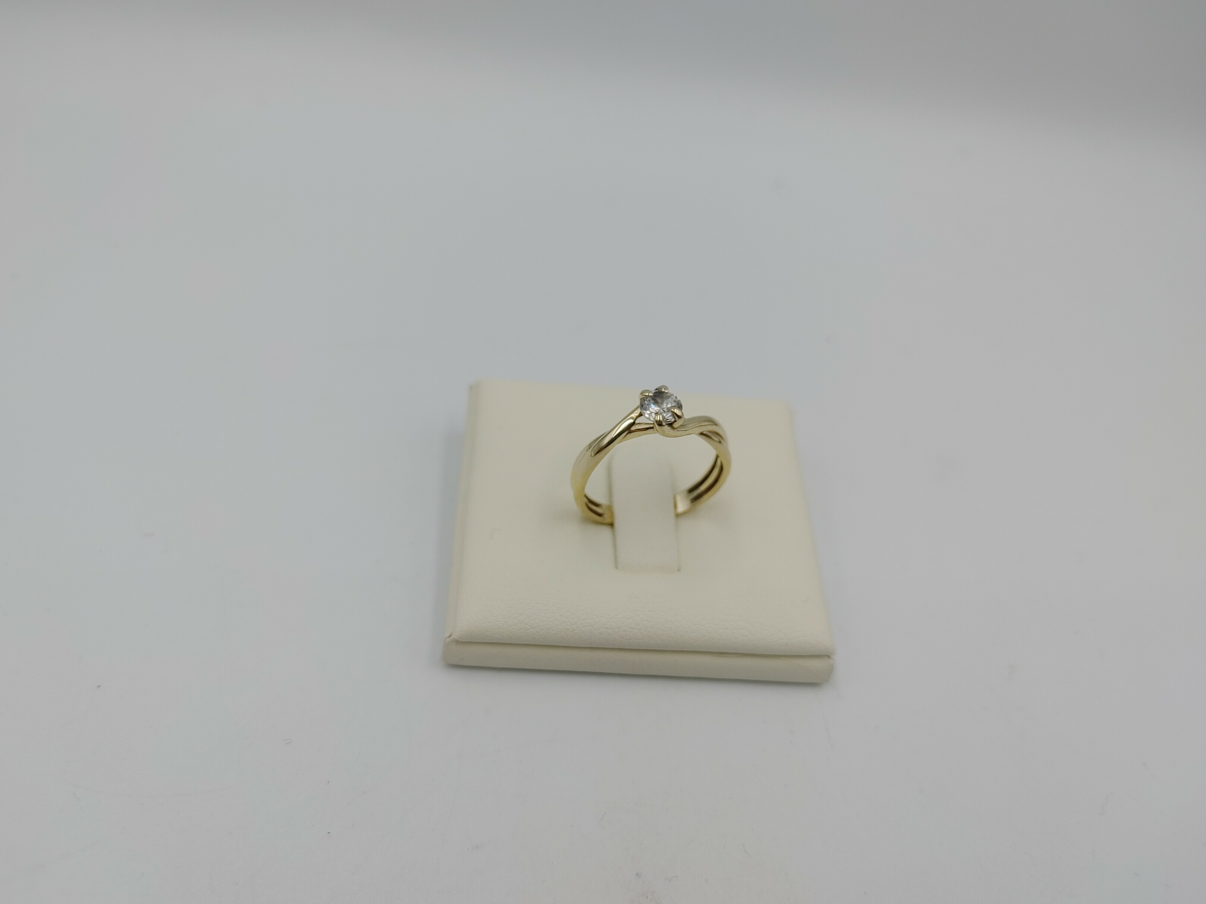 piekny-pierscionek-p585-221g-pilsudskiego-8-chojnice