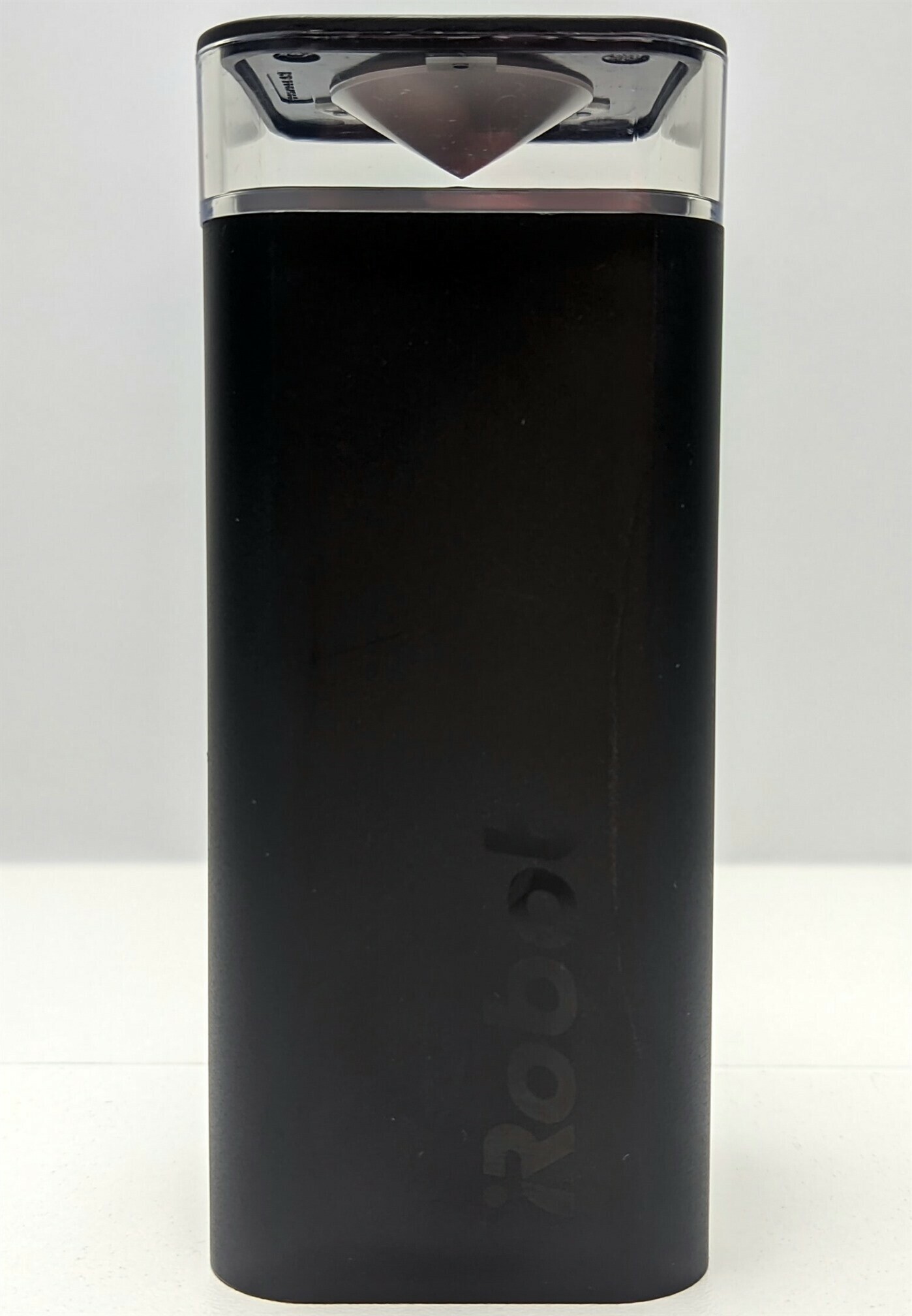 robot-sprzatajacy-irobot-roomba-i7-komunikacja-wskaznik-zapelnienia-workapojemnika