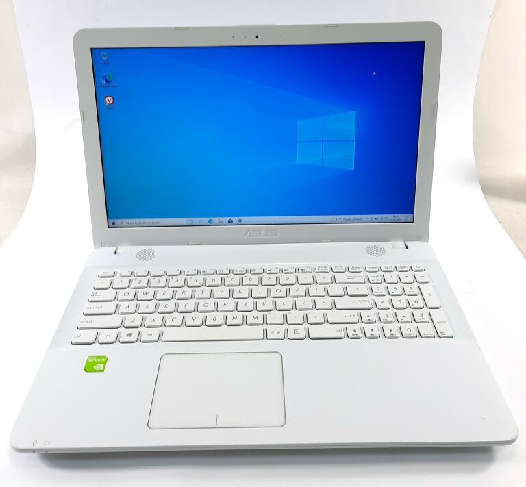 LAPTOP ASUS R541U 4GB RAM /1TB / I3-6006U BIAŁY