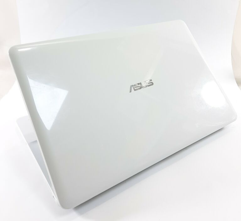 LAPTOP ASUS R541U 4GB RAM /1TB / I3-6006U BIAŁY