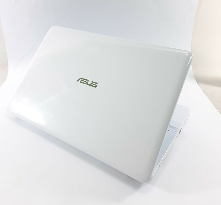 LAPTOP ASUS R541U 4GB RAM /1TB / I3-6006U BIAŁY