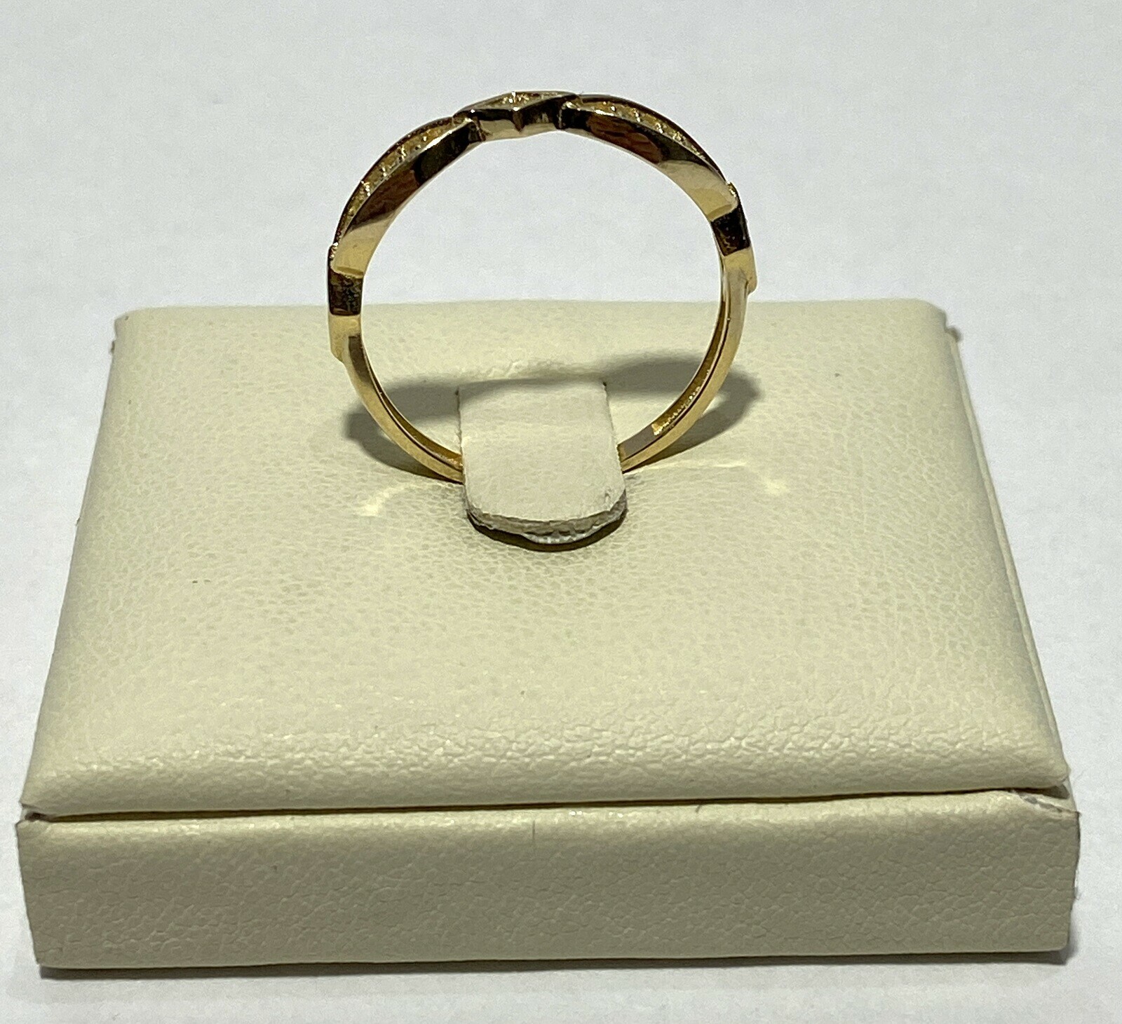 piekny-zloty-pierscionek-585-rodzaj-wyrob-jubilerski