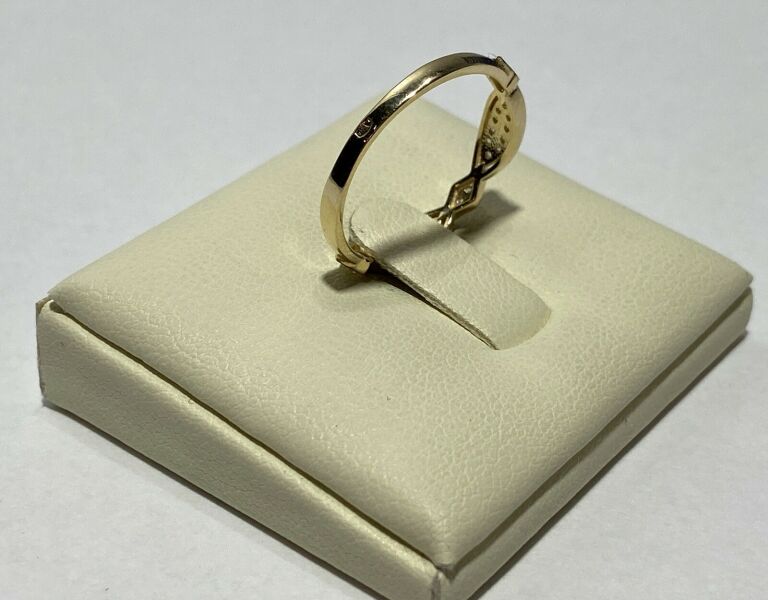 piekny-zloty-pierscionek-585-material-zloto