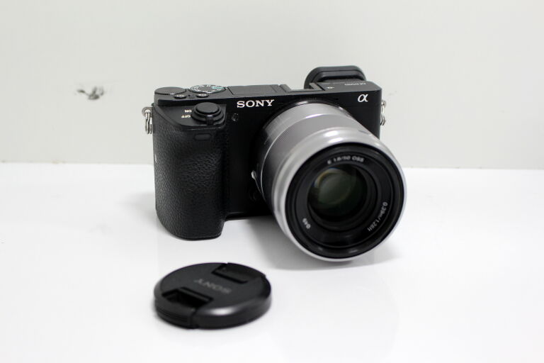 APARAT SONY ALPHA A6500