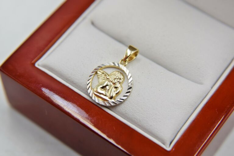 WYJĄTKOWY ZŁOTY MEDALIK ANIOŁ 333 0.76G 1.3CM