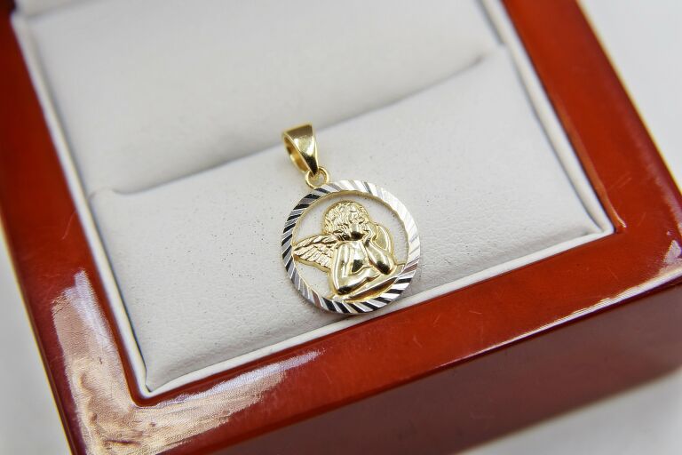 WYJĄTKOWY ZŁOTY MEDALIK ANIOŁ 333 0.76G 1.3CM