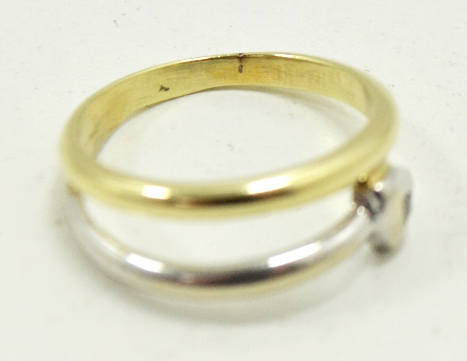 zloty-pierscionek-585-319-g-r-14-0025-ct-diament-material-15835-2