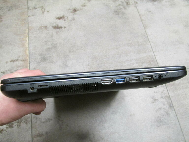 LAPTOP ASUS F543M 256GB SSD/4GB/CELERON N4000