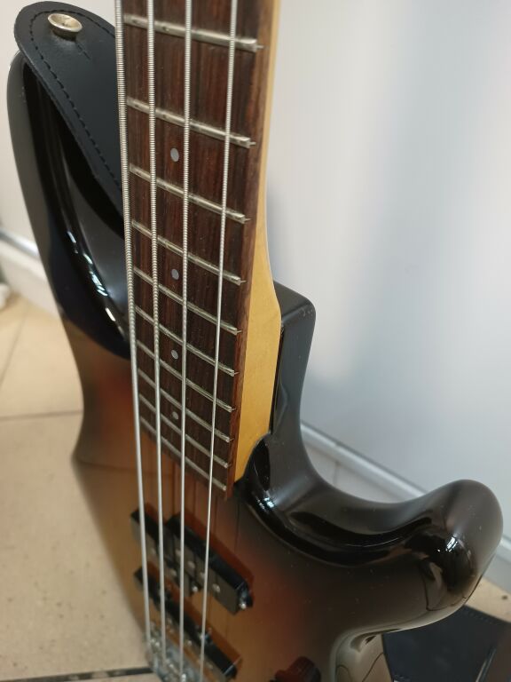 GITARA BASOWA FENDER MB-4