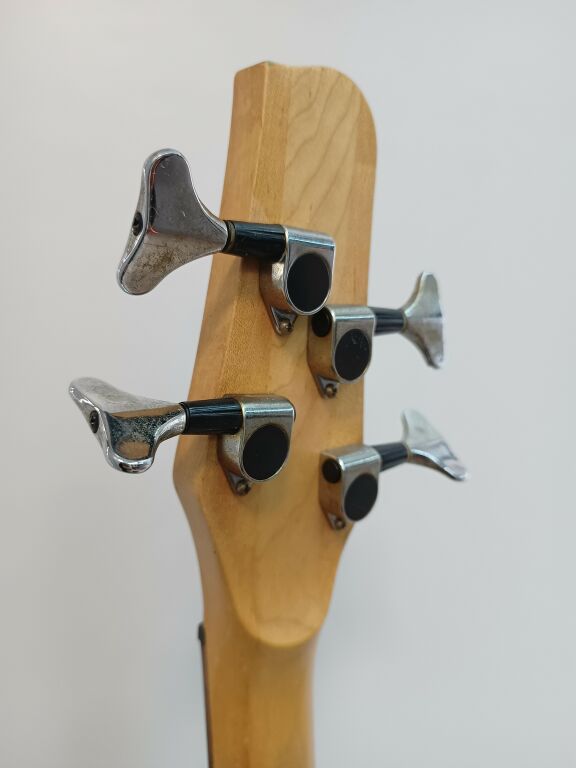 GITARA BASOWA FENDER MB-4