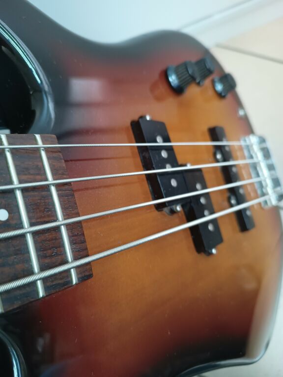 GITARA BASOWA FENDER MB-4