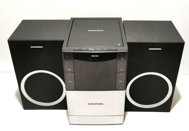 WIEŻA GRUNDIG UMS2010