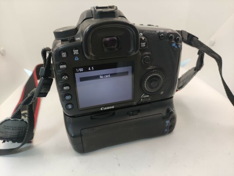 APARAT CANON EOS 7D + EFS 18-55MM + GRIP 106 TYS