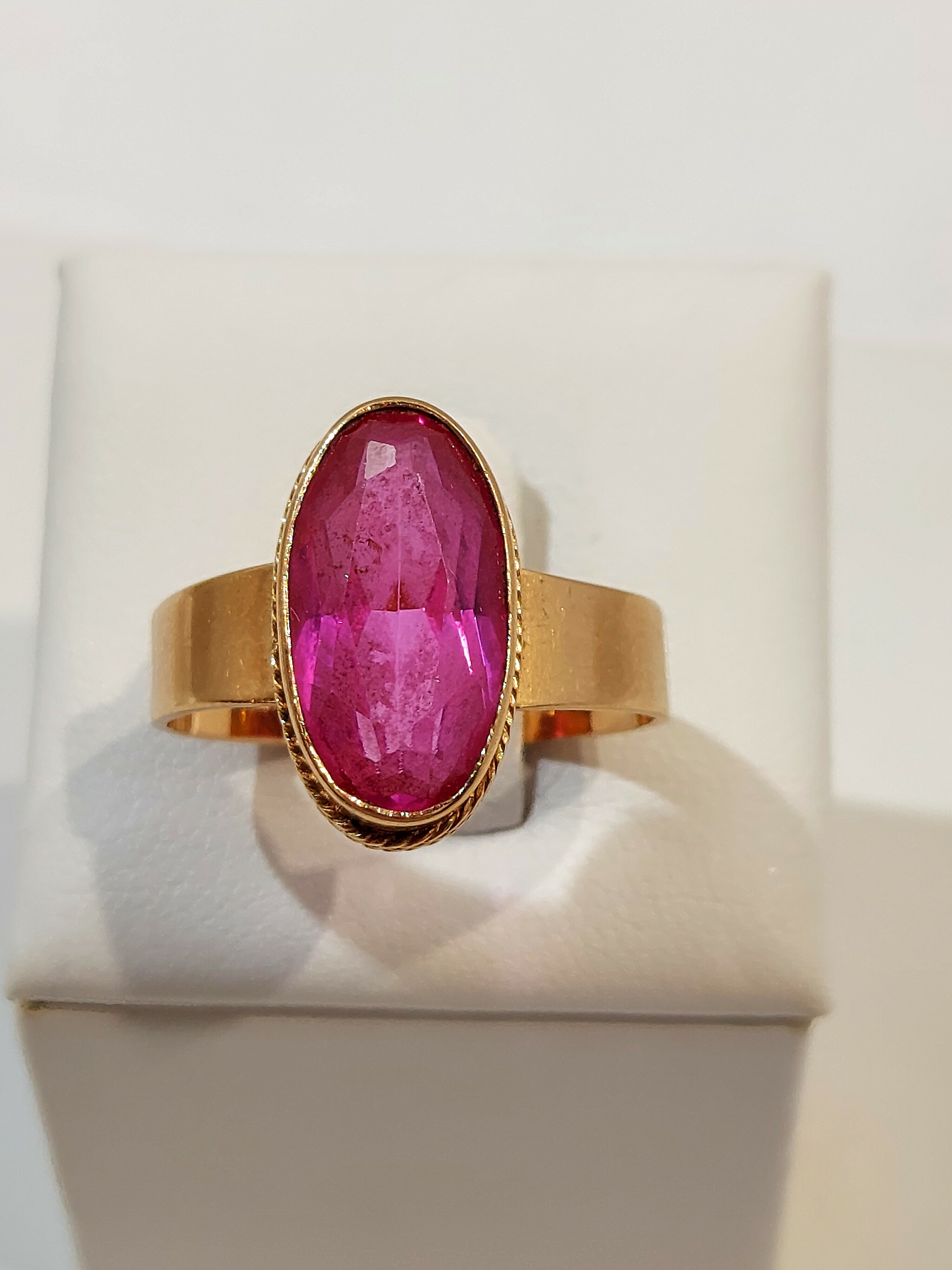 cudny-zloty-pierscionek-kamien-inny-kamien