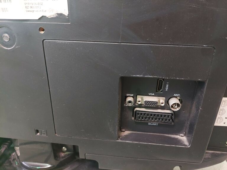 TELEWIZOR HYUNDAI HLH 22840 MP4 PILOT