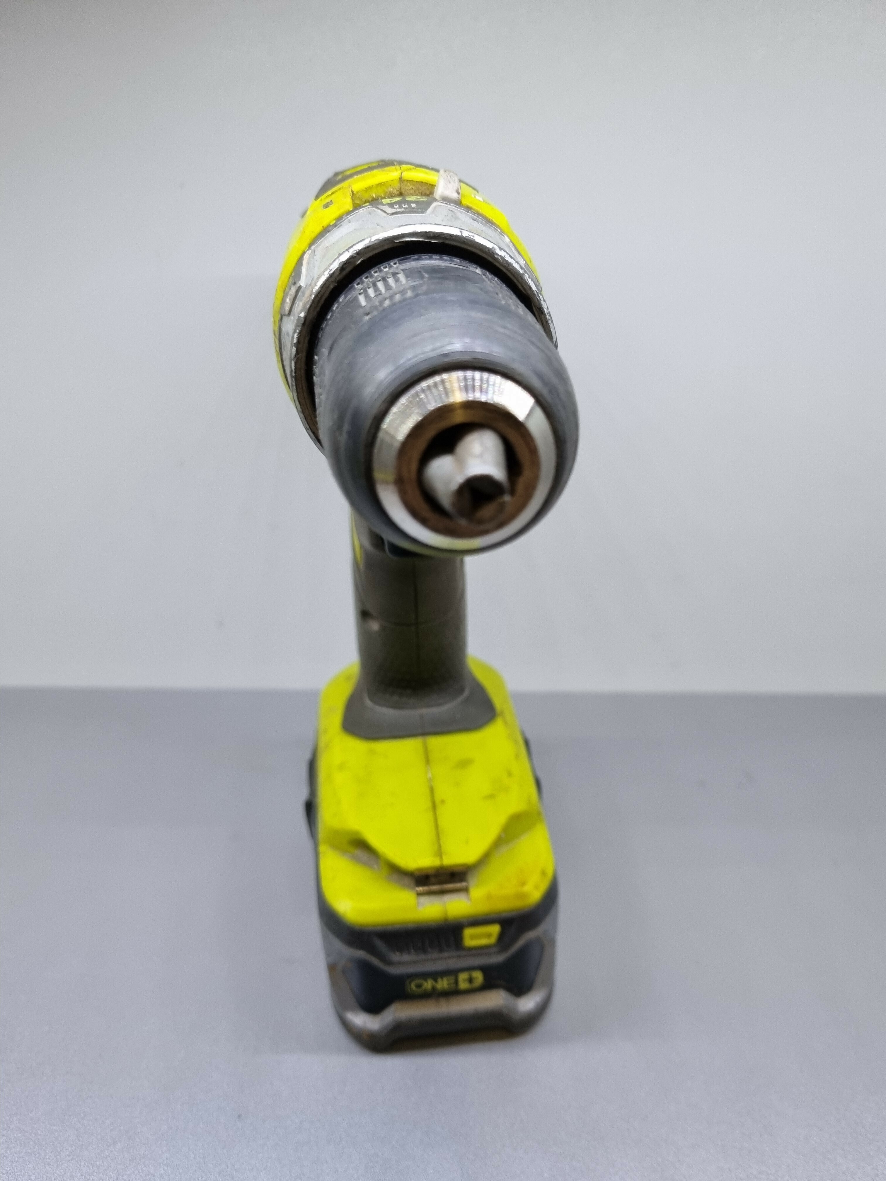 wkretarka-ryobi-llcdi1802-18v-ladowarka-marka-ryobi