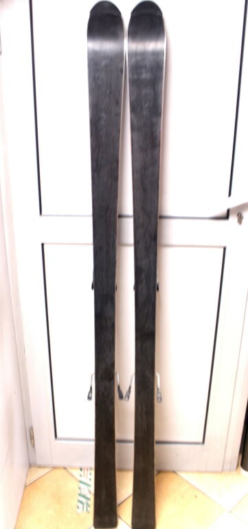 SZAŁOWE NARTY X-CARVE 2.0 168CM