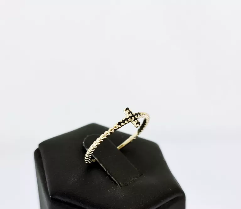 zloty-pierscionek-z-krzyzykiem-pr585-r18-kolor-dominujacy-205826-225106