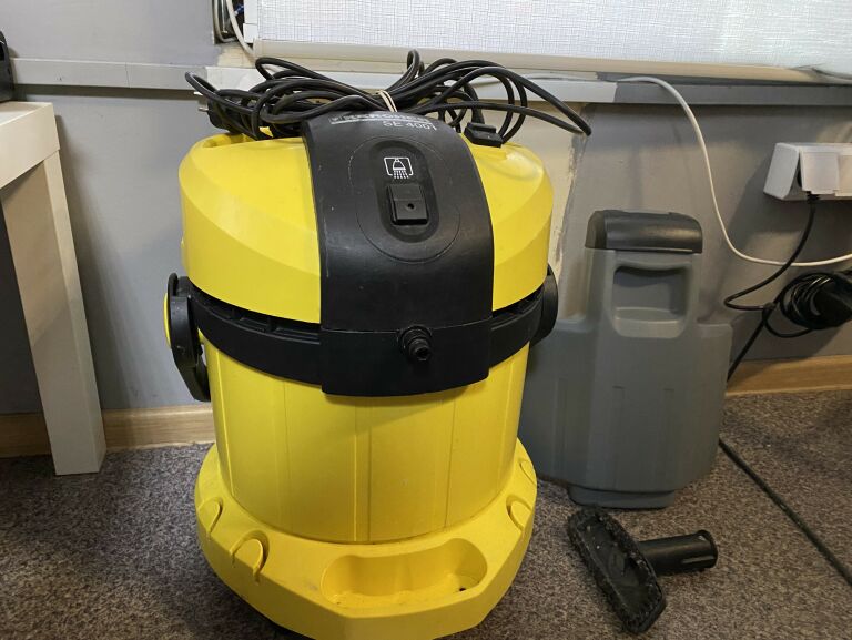 ODKURZACZ PIORĄCY KARCHER SE4001